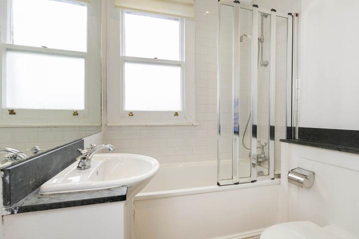 			4 Bedroom, 2 bath, 2 reception House			 Pattison Road, Hampstead